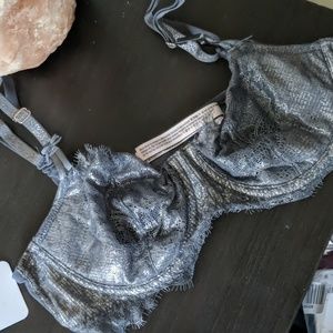 Victoria secret bra new!!
